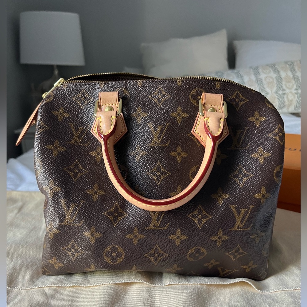 Louis Vuitton Speedy 25. Used- like new!